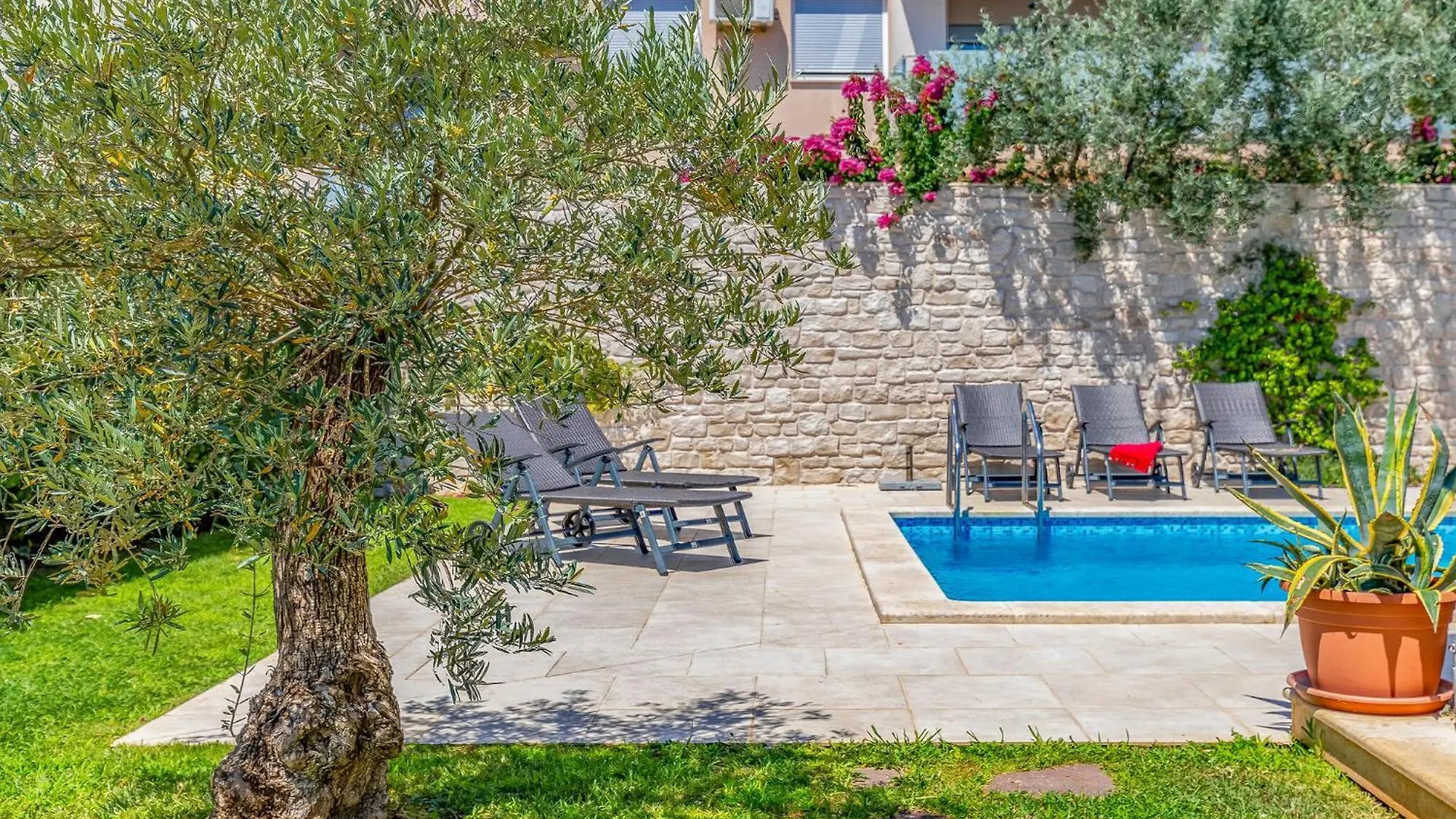 Σπίτι διακοπών 4 Bedroom Lovely Home In Fažana