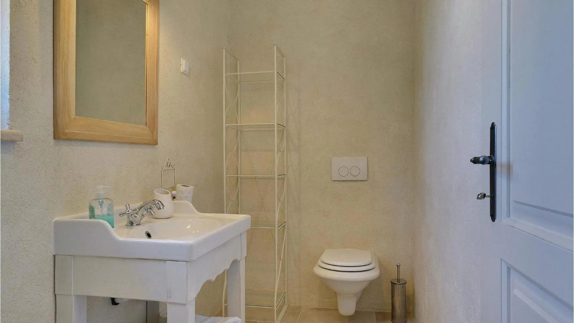 4 Bedroom Lovely Home In Fažana Κροατία